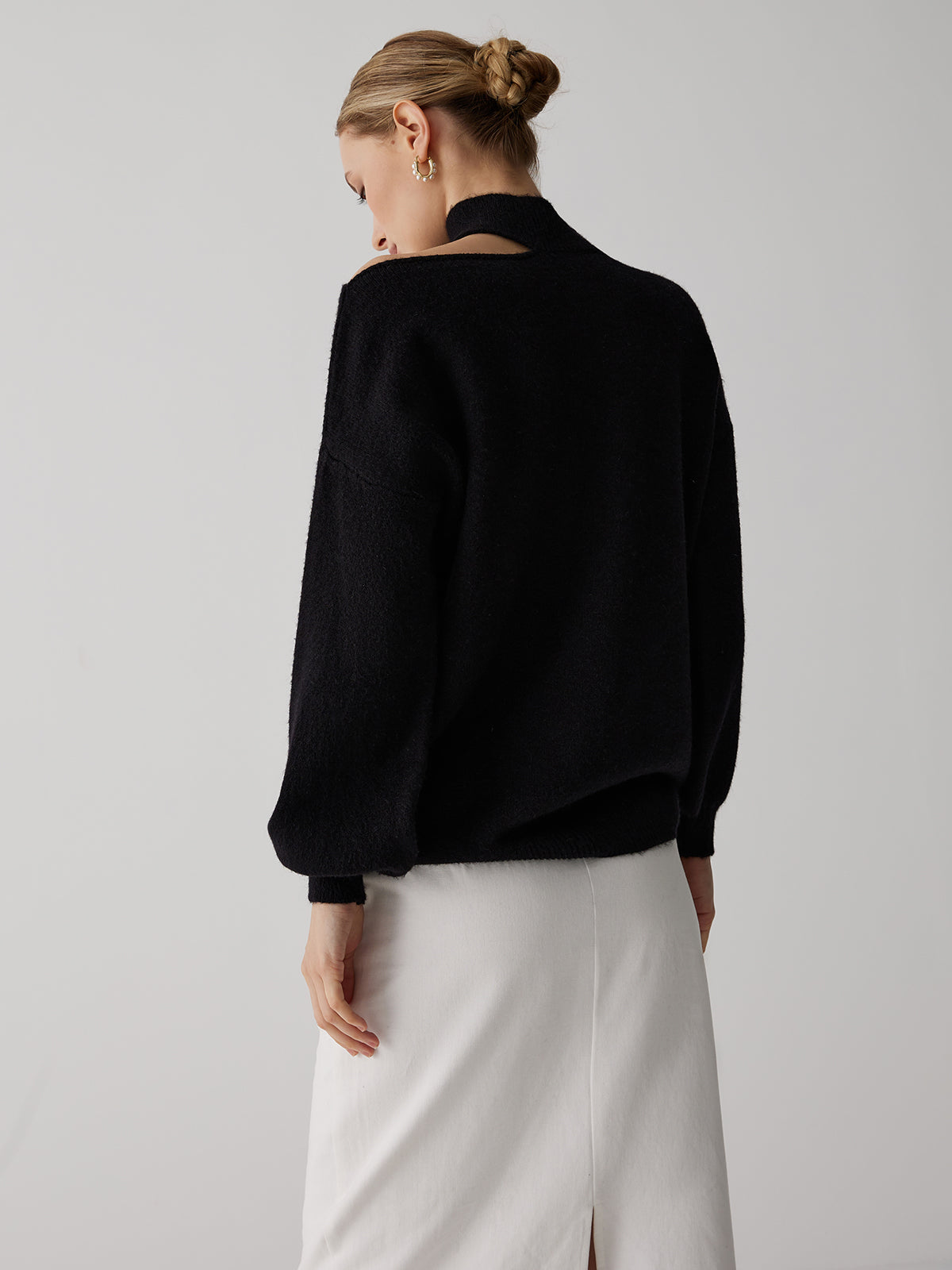 Omuzları Açık Balıkçı Yaka Uzun Kollu Kazak Siyah