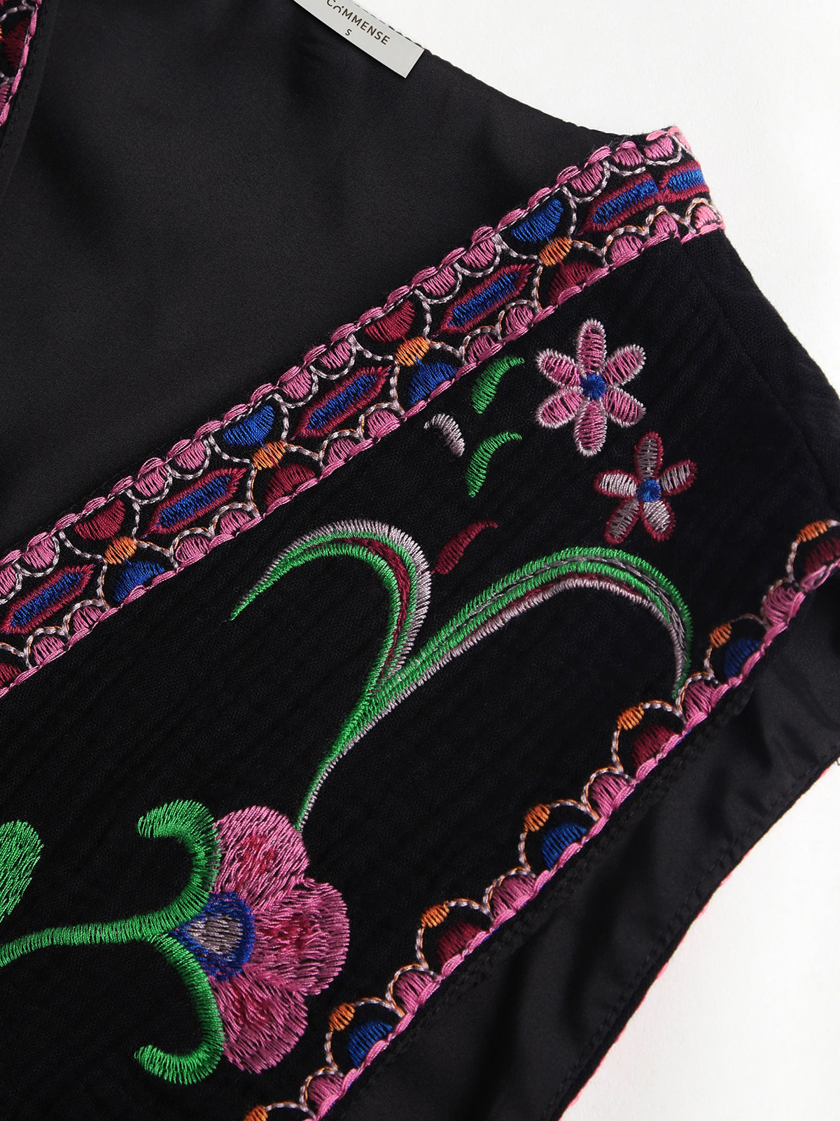 Çiçek Nakışlı Önü Açık Yelek Siyah Kolsuz