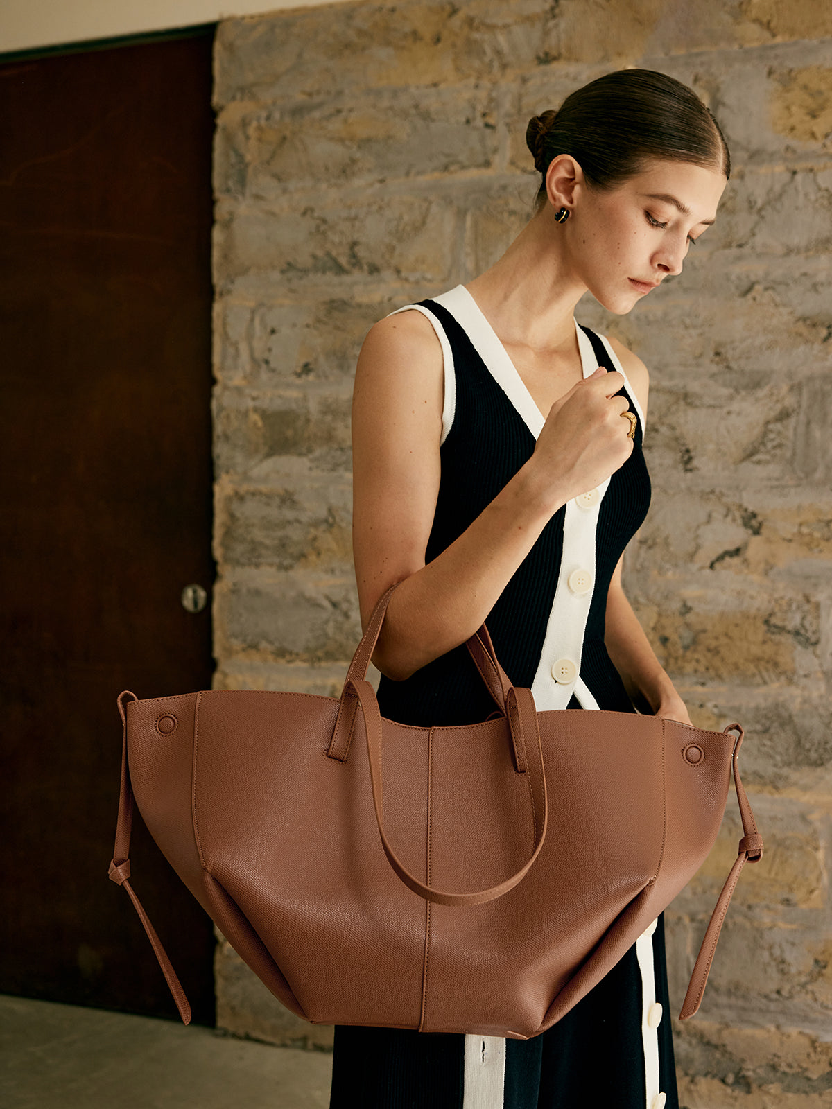 Retro Büyük Kapasiteli Mantı Çantası Açık Kahverengi