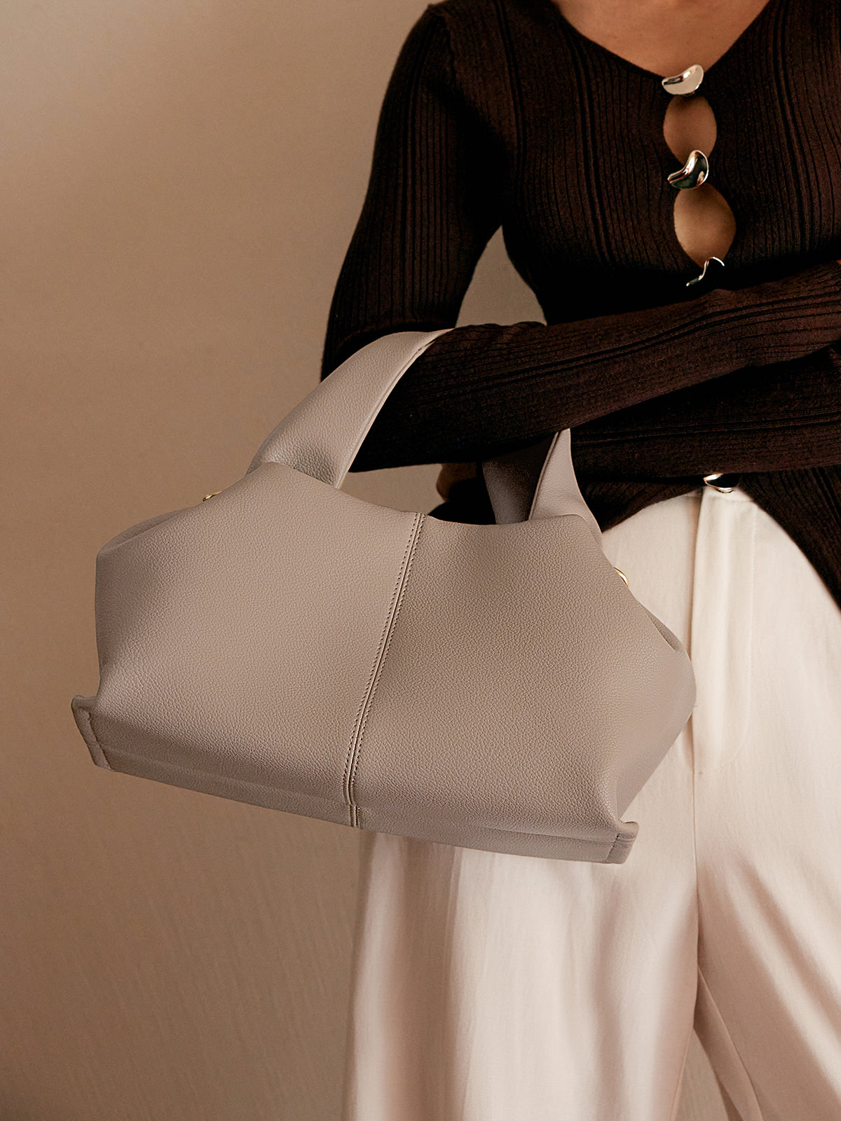 Sade Detaylı Mantı Çantası Bej Regular Fit