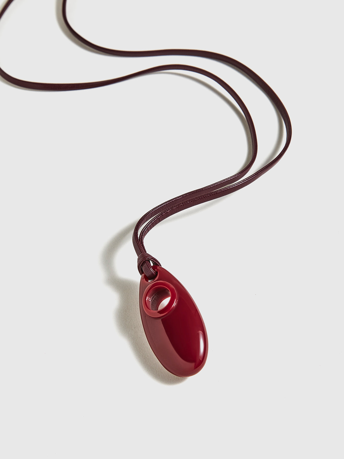 Vintage Su Damlası İpli Kolye Kırmızı Deri Detaylı