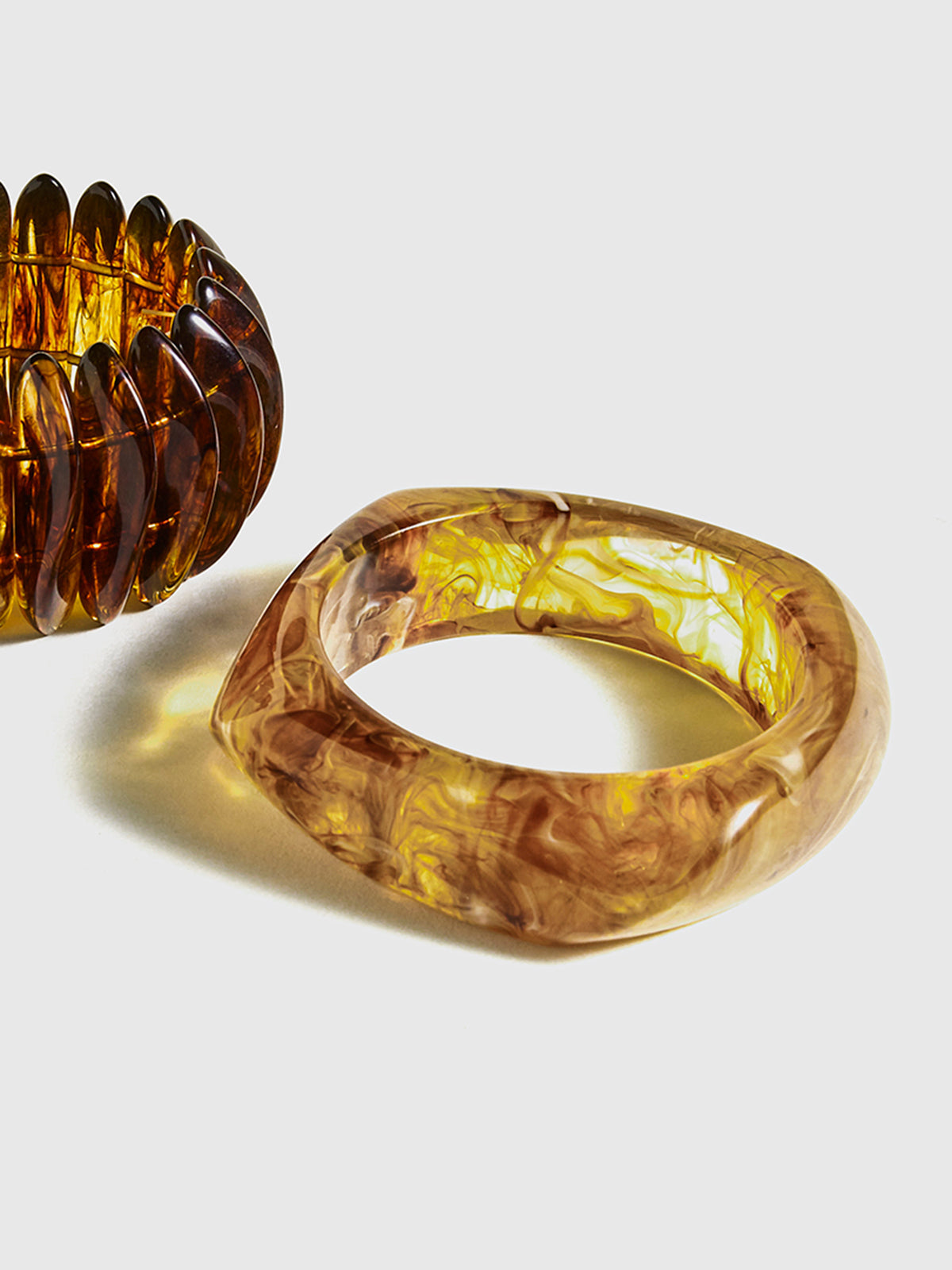 Düzensiz Geniş Kenarlı Akrilik Bilezik