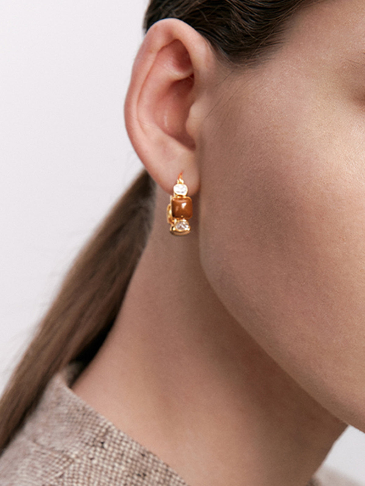 Renkli Taşlı Halka Küpe Altın Kahverengi Kristal