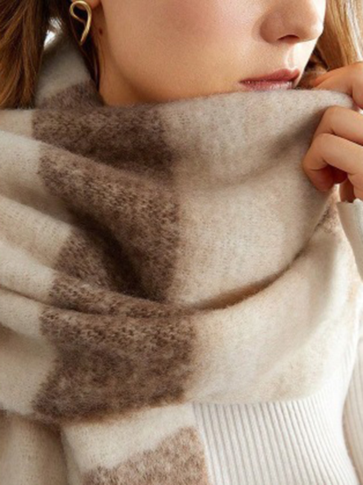 Renk Bloklu Çizgili Ponponlu Şal