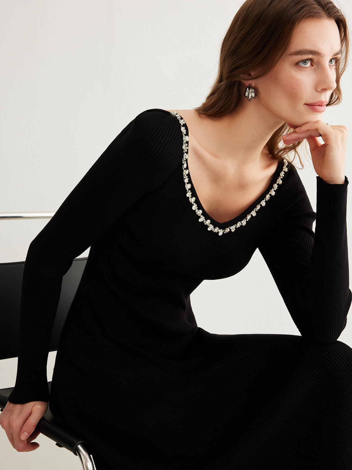 Stras Taşlı Triko Midi Elbise Siyah V Yaka