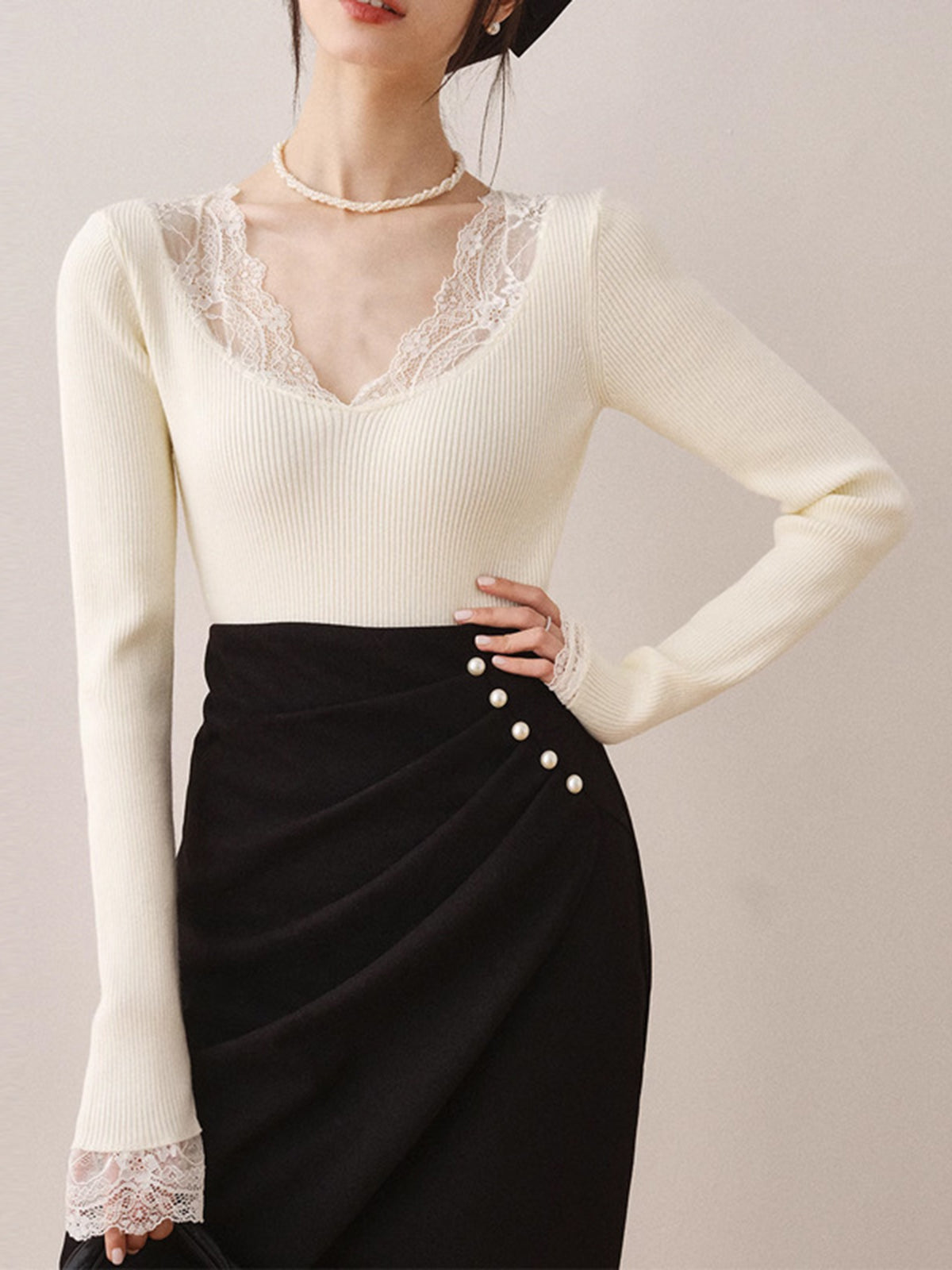 Dantel Detaylı Triko Bluz Uzun Kollu Ekru V Yaka
