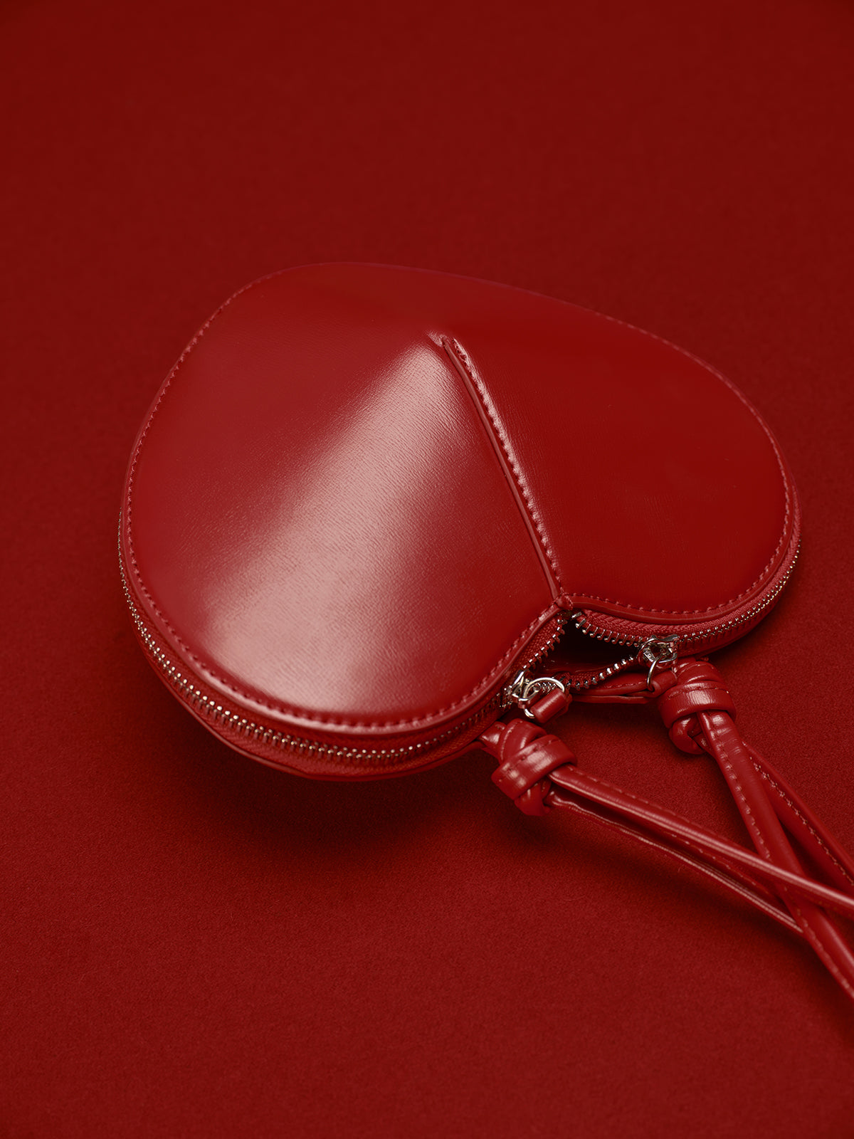 Romantik Kalp Omuz Çantası Kırmızı Suni Deri