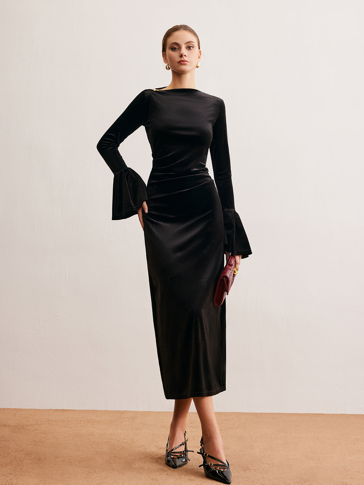 Volanlı Manşetli Kadife Abiye Uzun Elbise Siyah