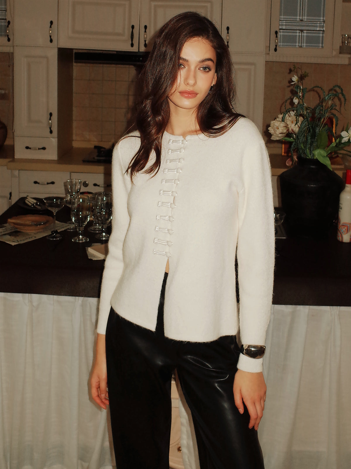 Yuvarlak Yaka Düğmeli Örgü Bluz Beyaz Uzun Kol