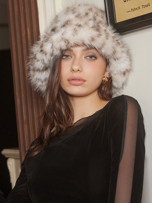 Şık Leopar Desenli Peluş Kova Şapka ile Tarz ve Rahatlık İçin En Üst Seviye