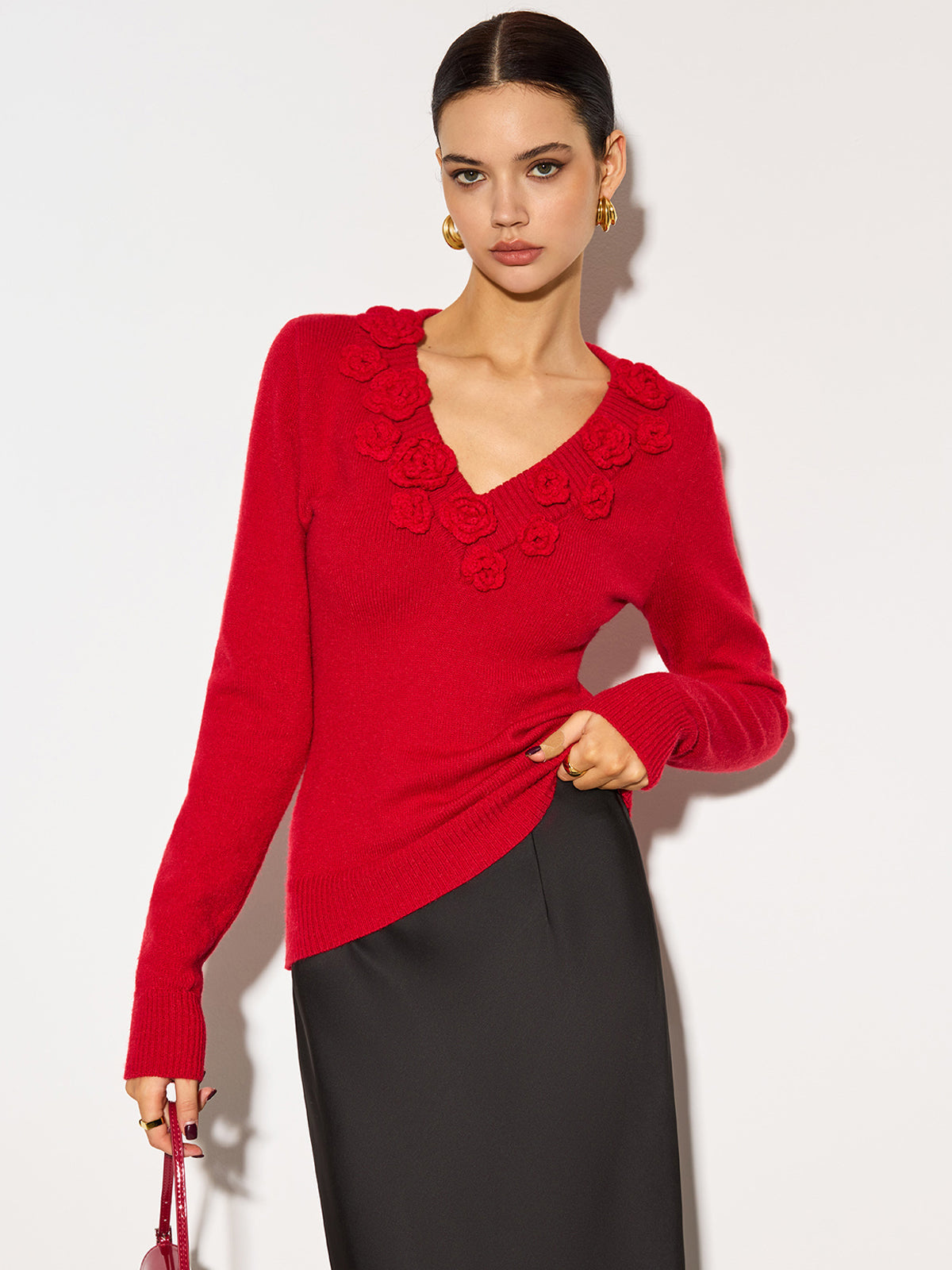 V Yaka Triko Üst Kırmızı 3D Çiçek Detaylı Uzun Kollu