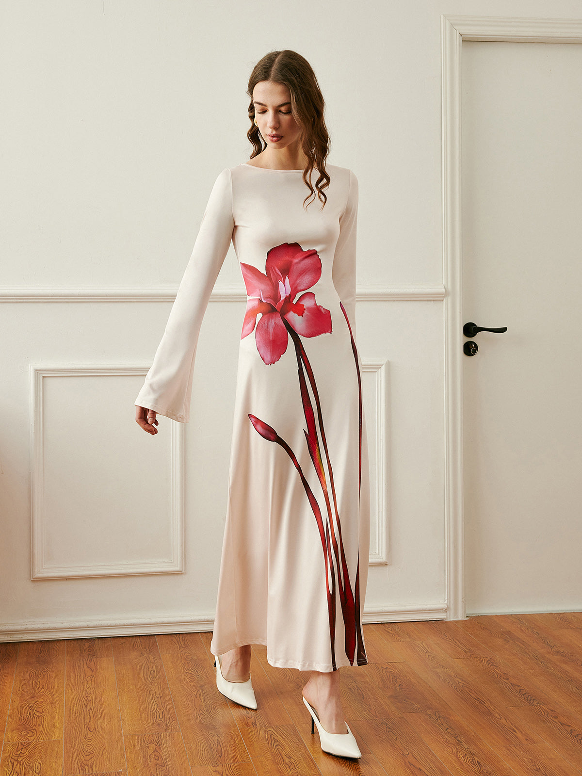 Çiçekli Uzun Kollu Maxi Abiye Elbise Kayısı Arkası Bağlamalı