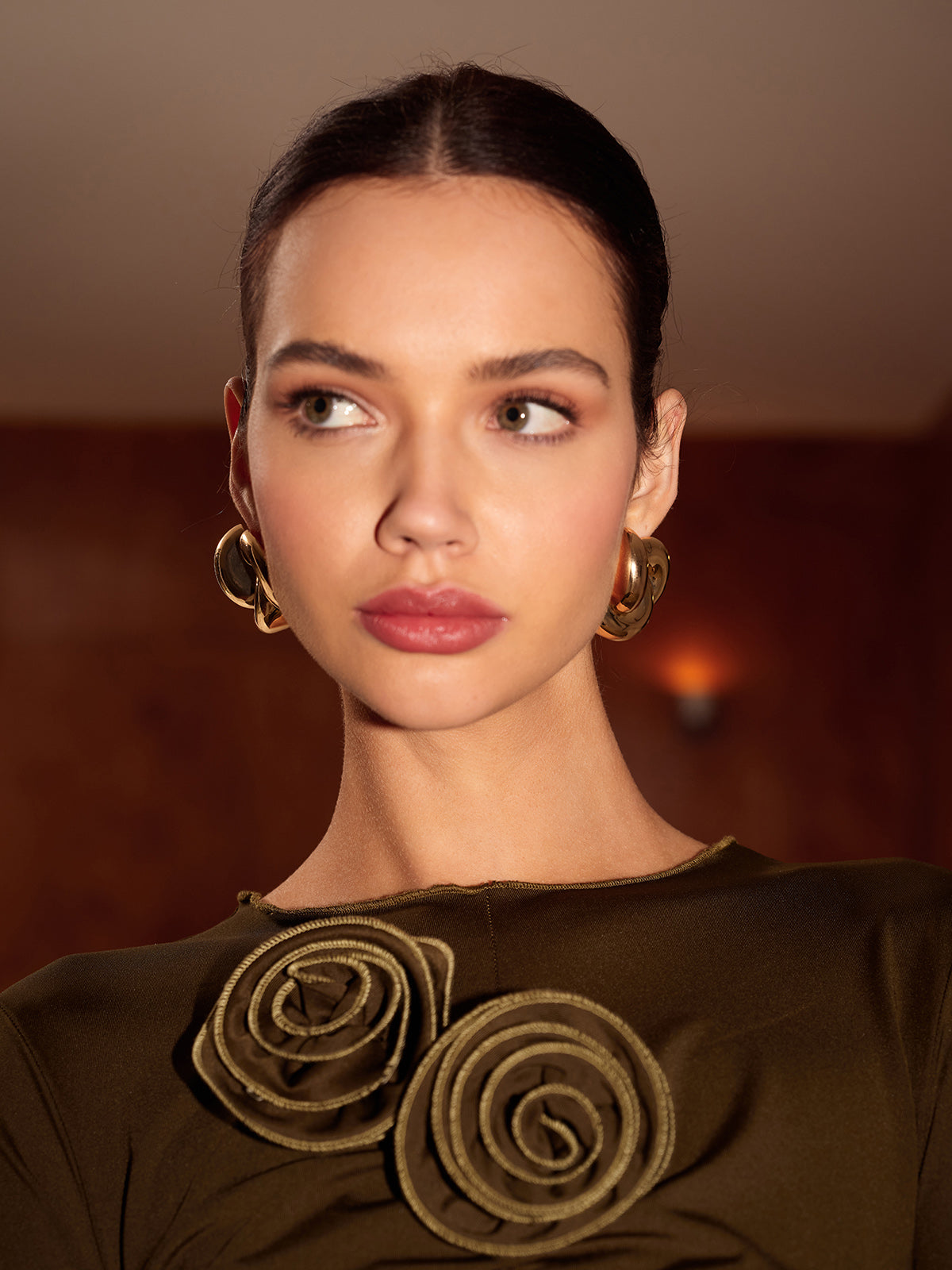 Şık Düğümlü Kulak Kafesi Küpe Altın Rengi