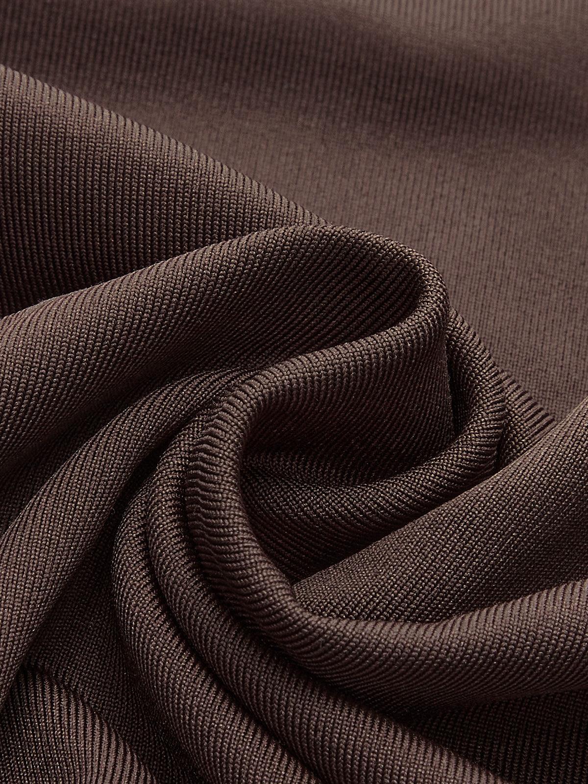 Şık Fırfırlı Göğüs Abiye Elbisesi, Zarif Ağ Detayları ve Şık Düğüm Aksanıyla