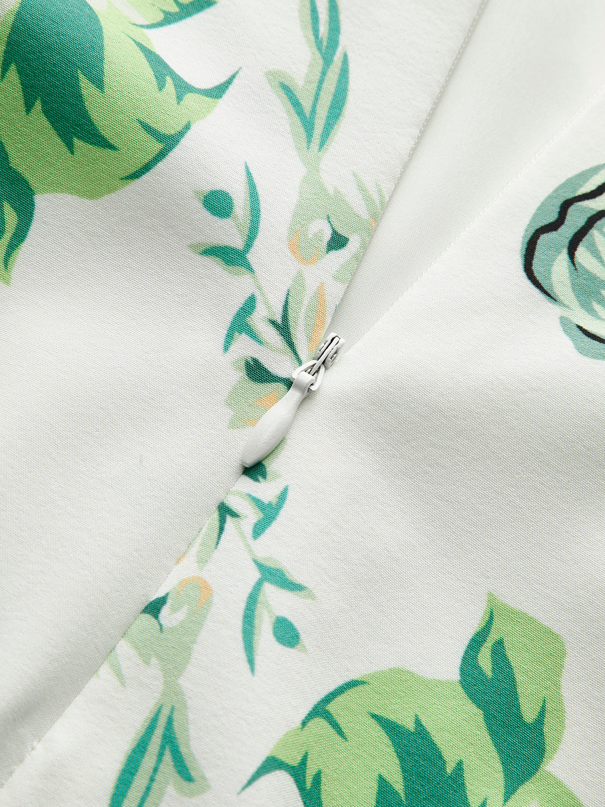 Çiçek Desenli Kuşaklı Sırt Dekolteli Elbise Yeşil Kare Yaka