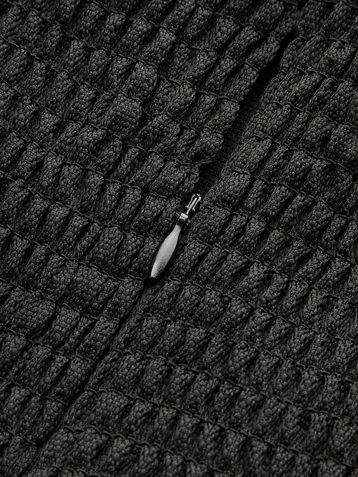 Şık Düğmeli Ön Halter Tulum ile Zahmetsiz Şıklık