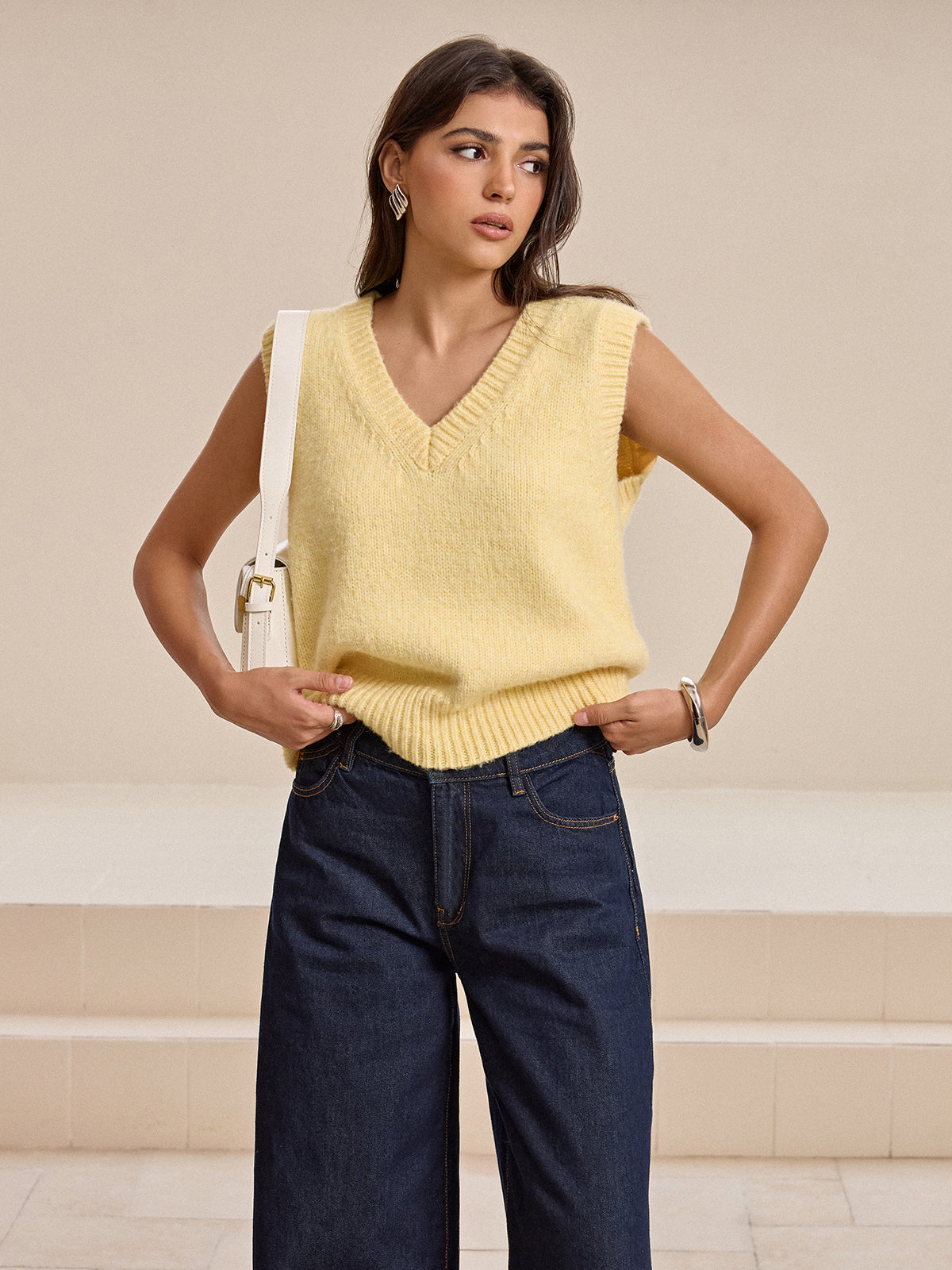 V Yaka Yün Karışımlı Örgü Yelek Sarı Kolsuz