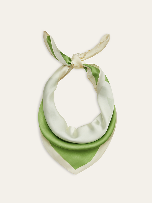 Çiçek Desenli Kare Fular