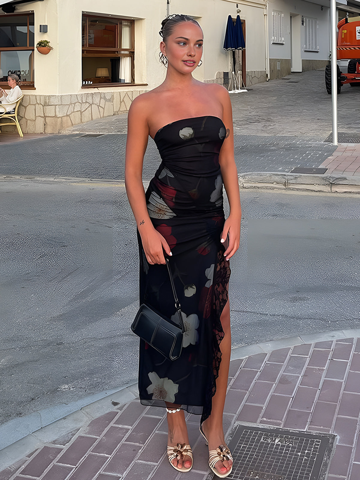 Çiçek Desenli Bölmeli Midi Elbise Siyah Kolsuz