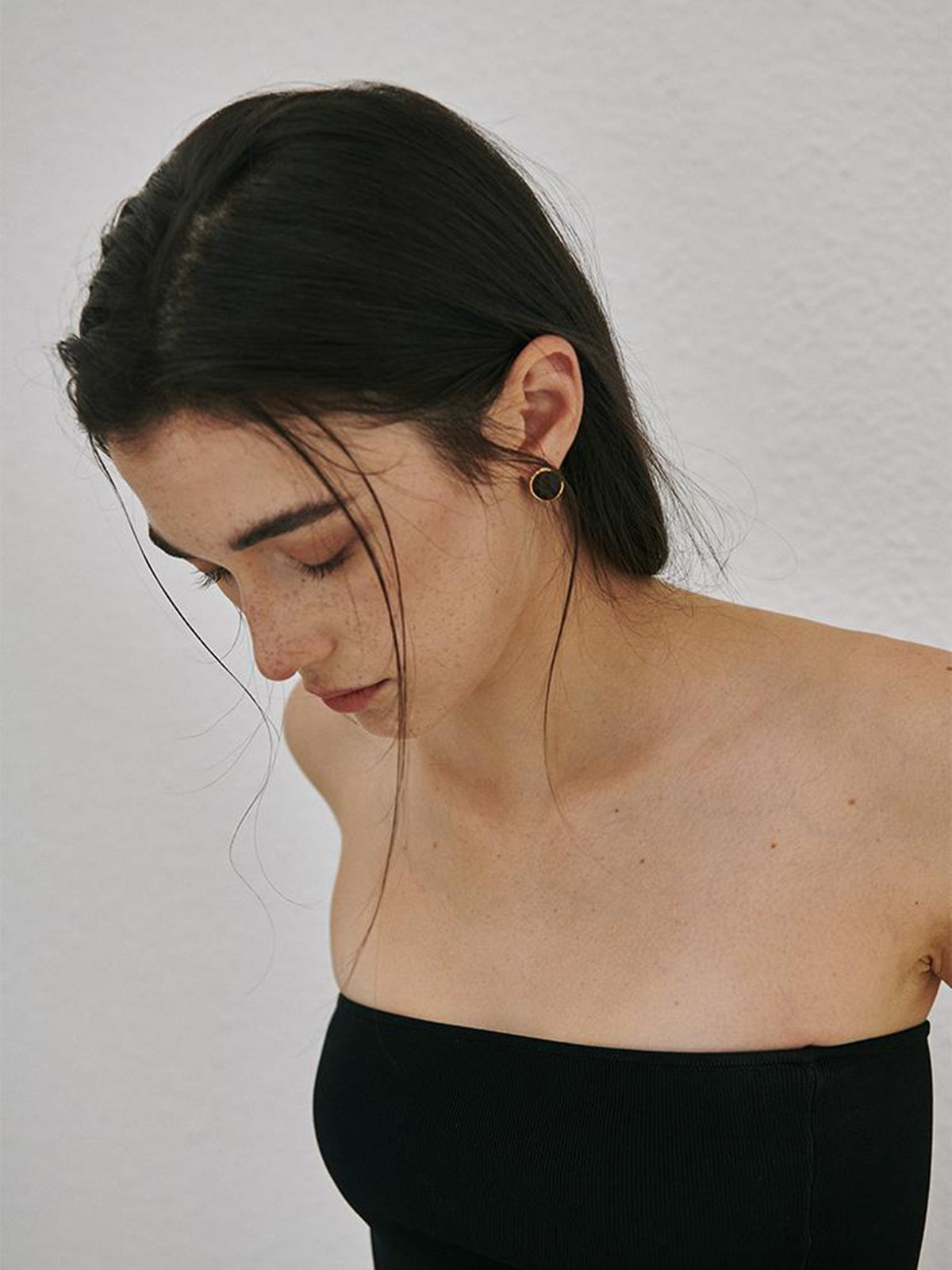 Renkli Taşlı Opal Küpeler Siyah Altın Detaylı