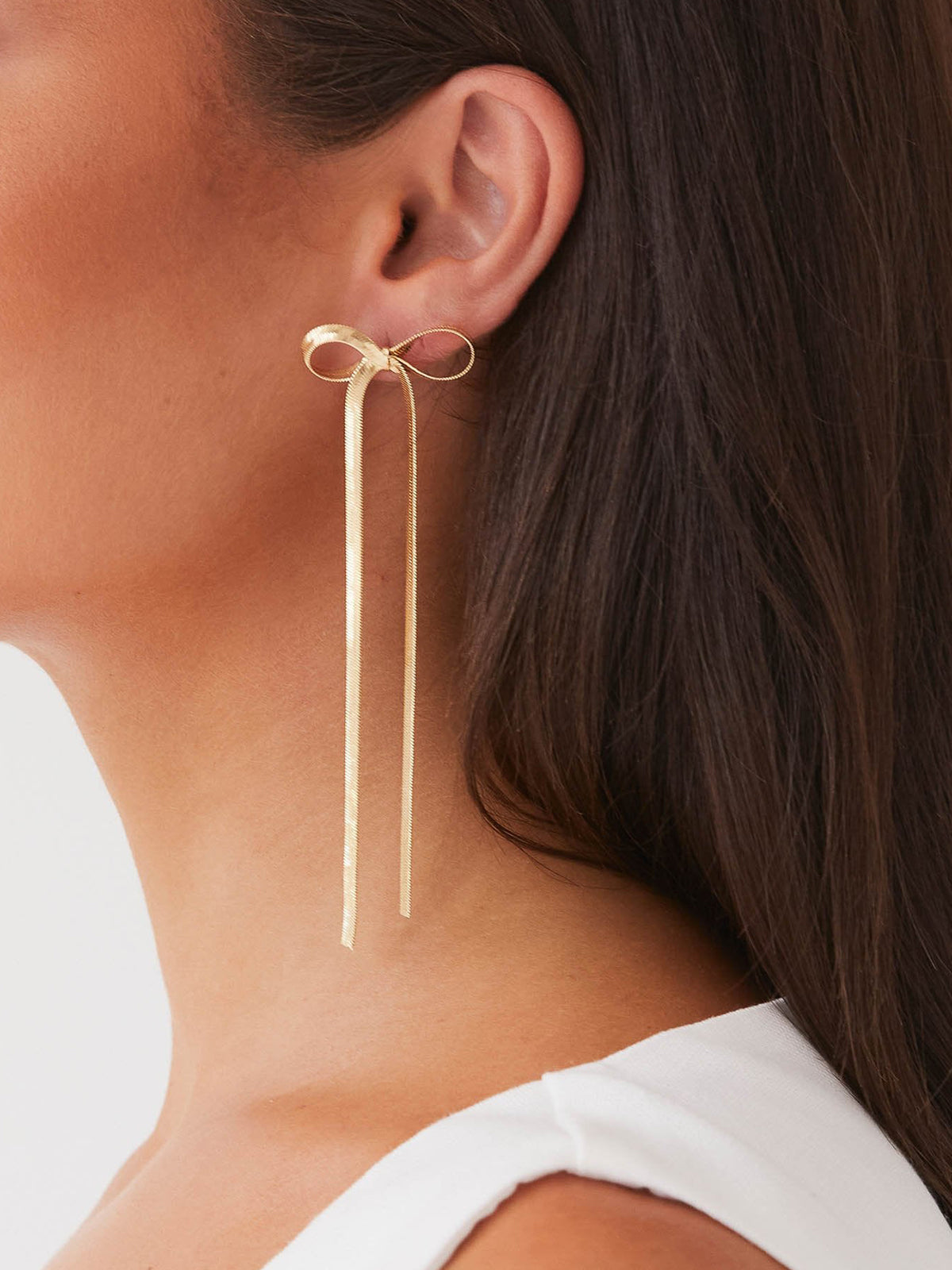 Metal Kurdeleli Fiyonk Küpe Altın Rengi