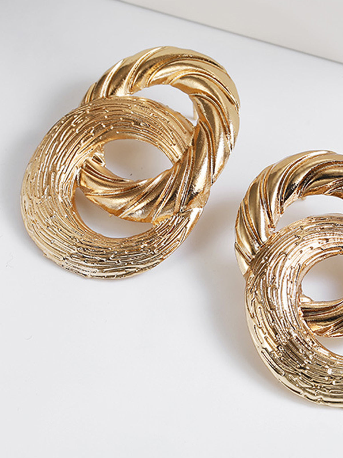 Vintage Çapraz Dairesel Damla Küpe Altın Geometrik Desen