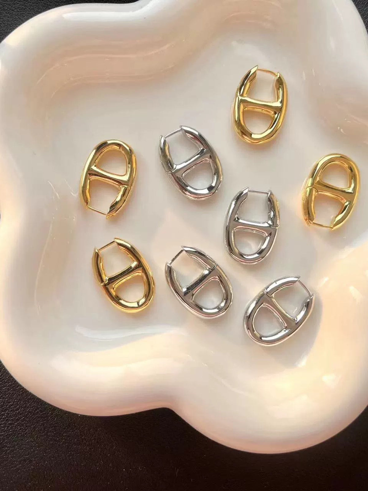 Altın Domuz Burunlu Küpe Minimalist Tasarım