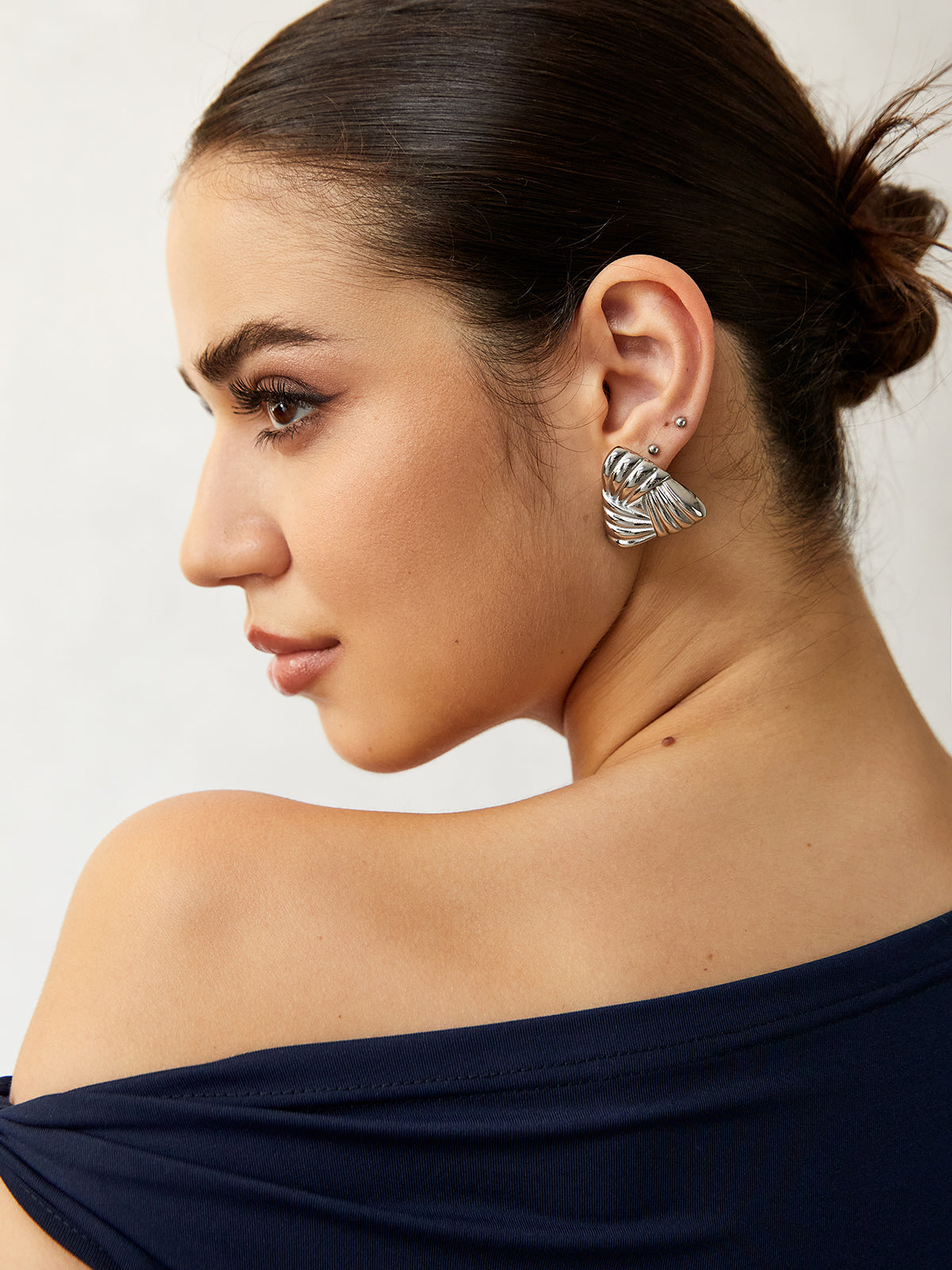 Örgülü Dokulu Üçgen Küpeler Titanyum Çelik Altın