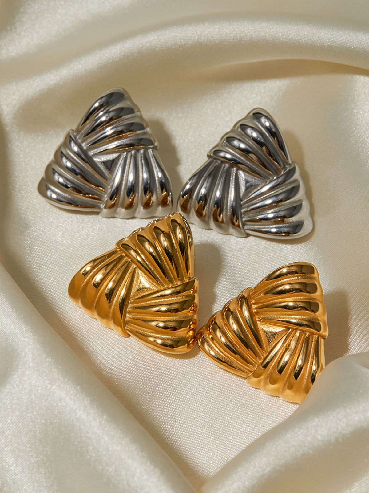 Örgülü Dokulu Üçgen Küpeler Titanyum Çelik Altın