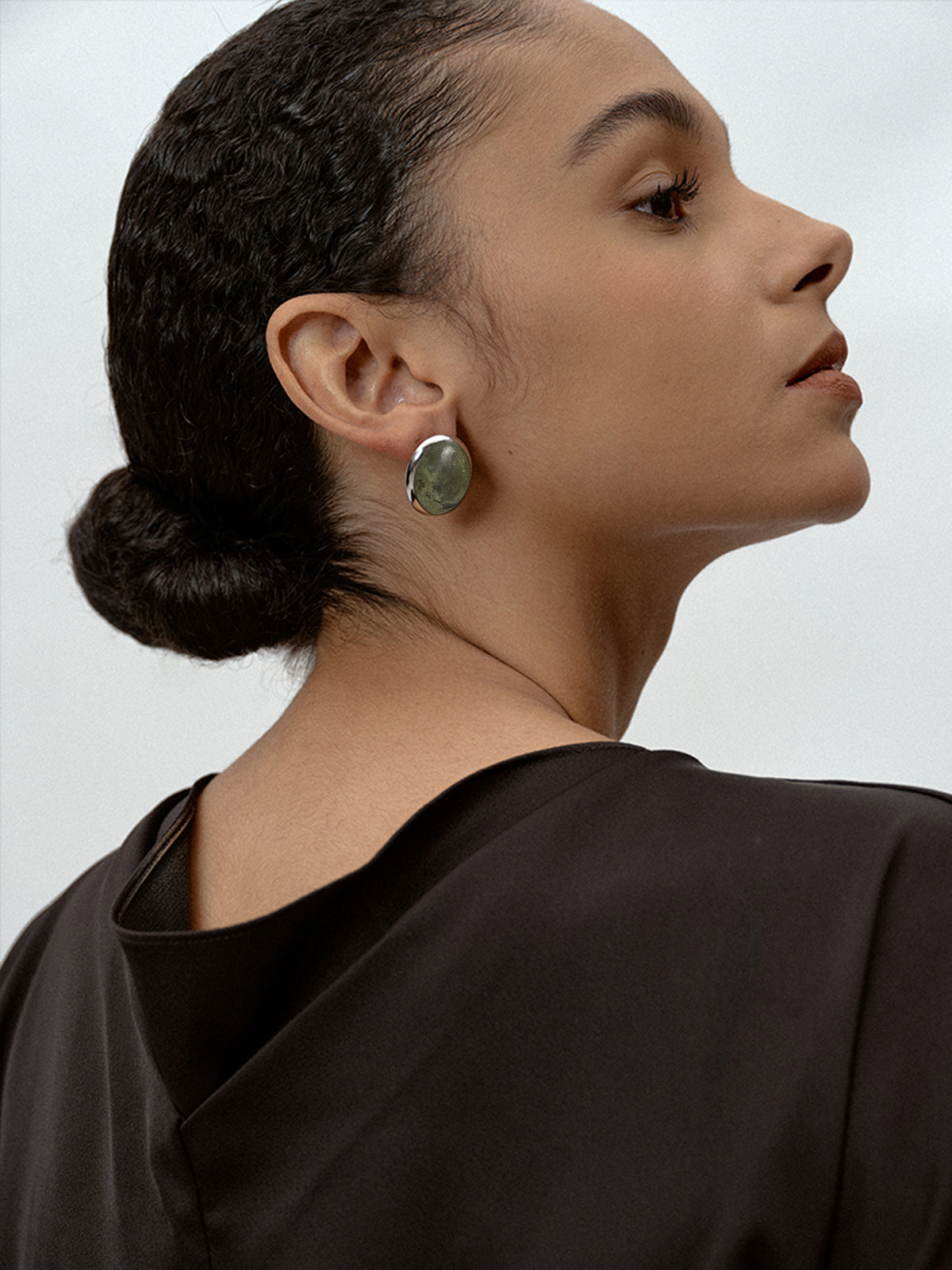 Yosun Yeşili Spektrolit Saplama Küpe Gümüş Rengi