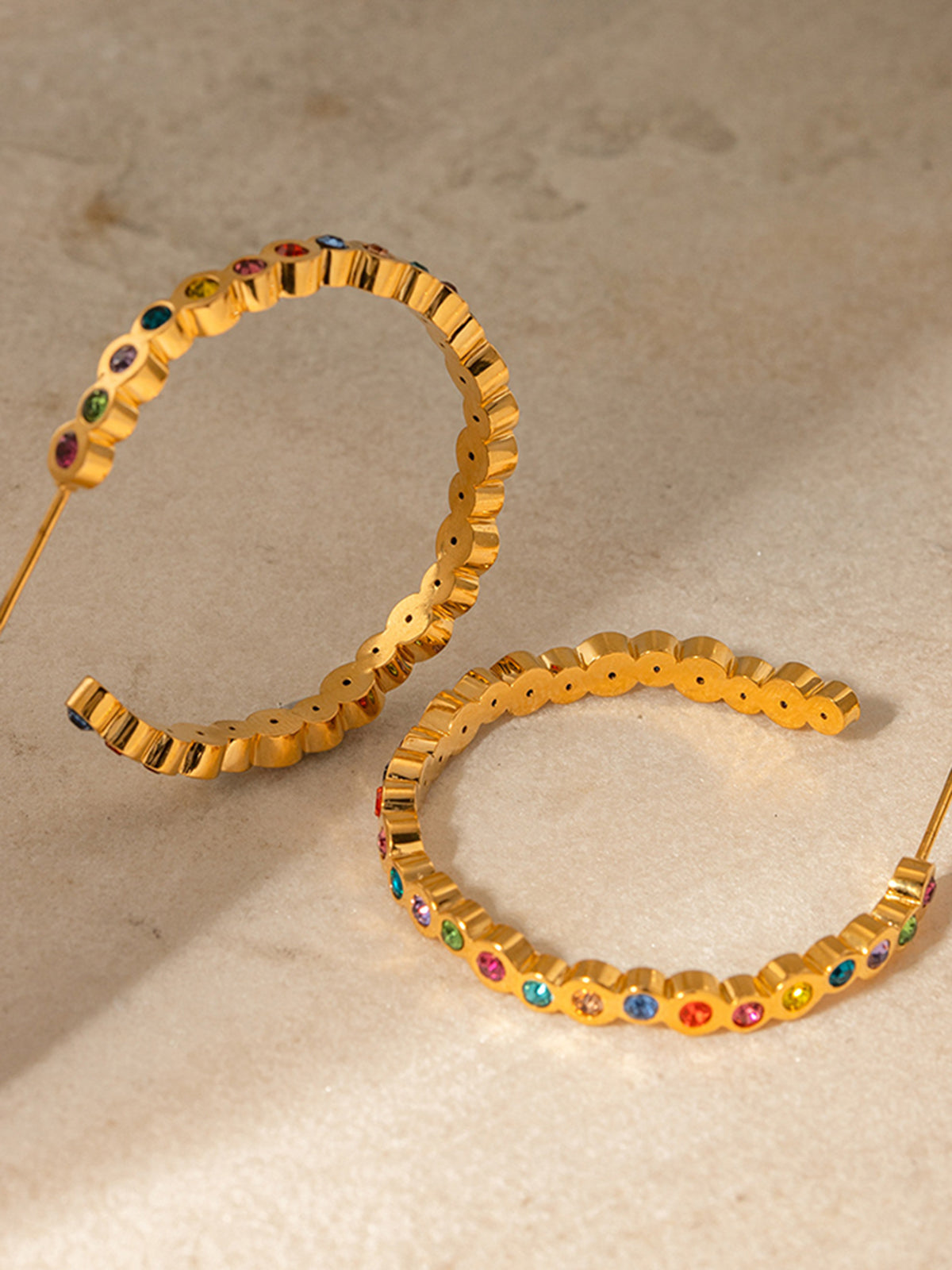 Altın Gökkuşağı Halka Küpe 18 Ayar Kaplama Titanyum