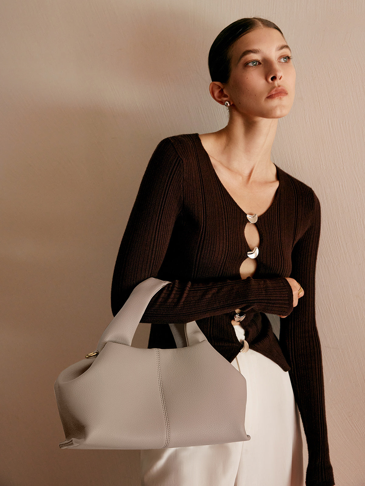 Sade Detaylı Mantı Çantası Bej Regular Fit