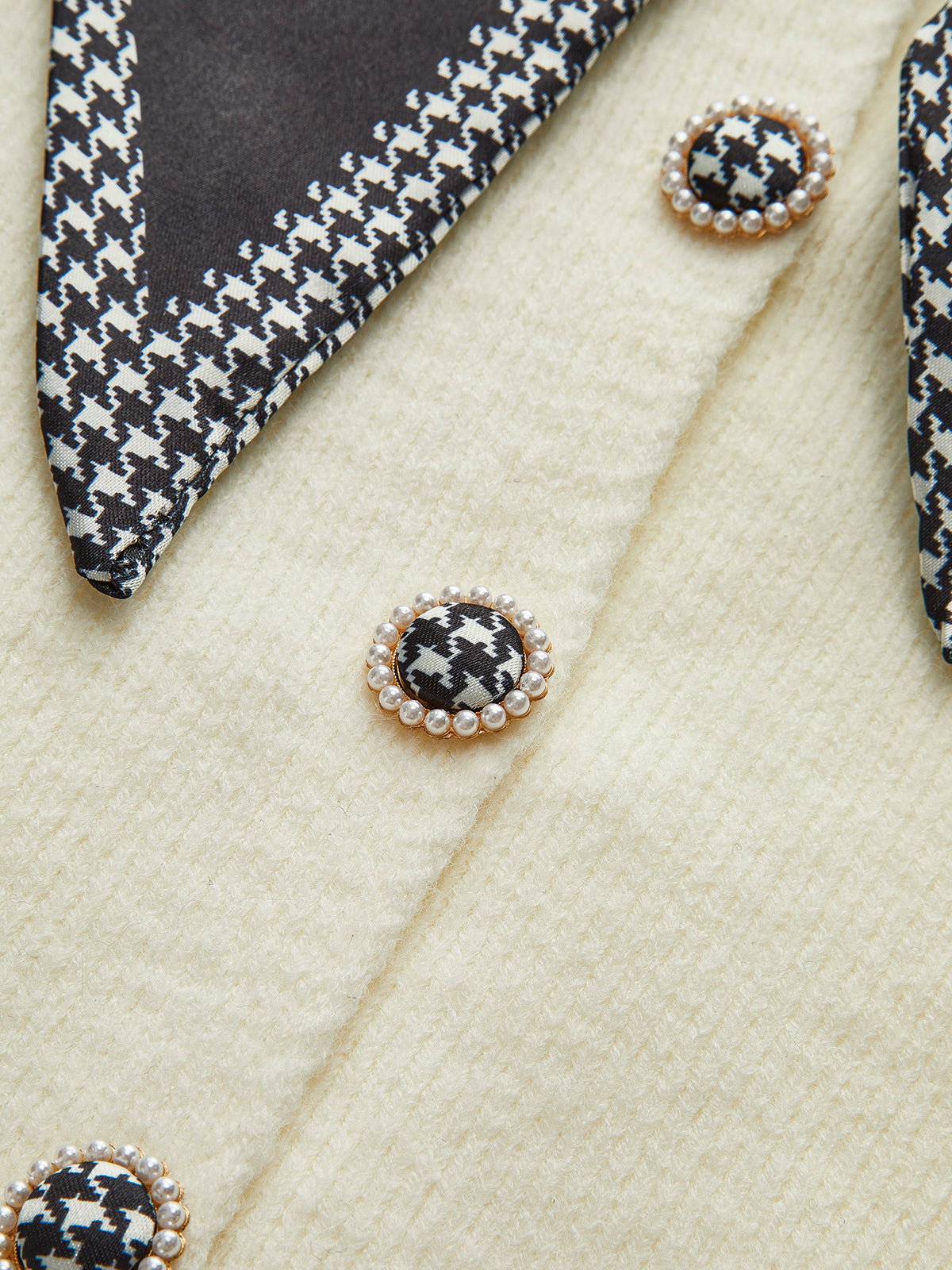 Kravat Yakalı Dalga Kenarlı Hırka Beyaz Zıt Renkli