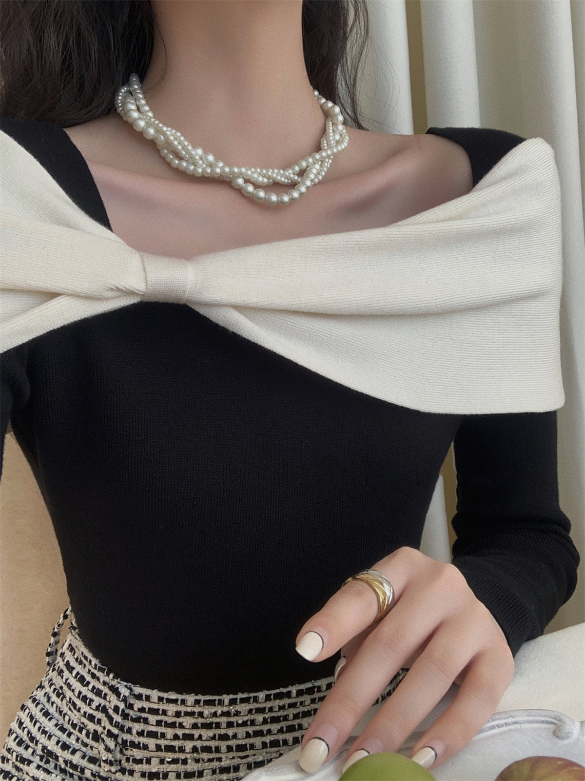 Renk Bloklu Fiyonklu İnce Kazak Siyah Uzun Kol