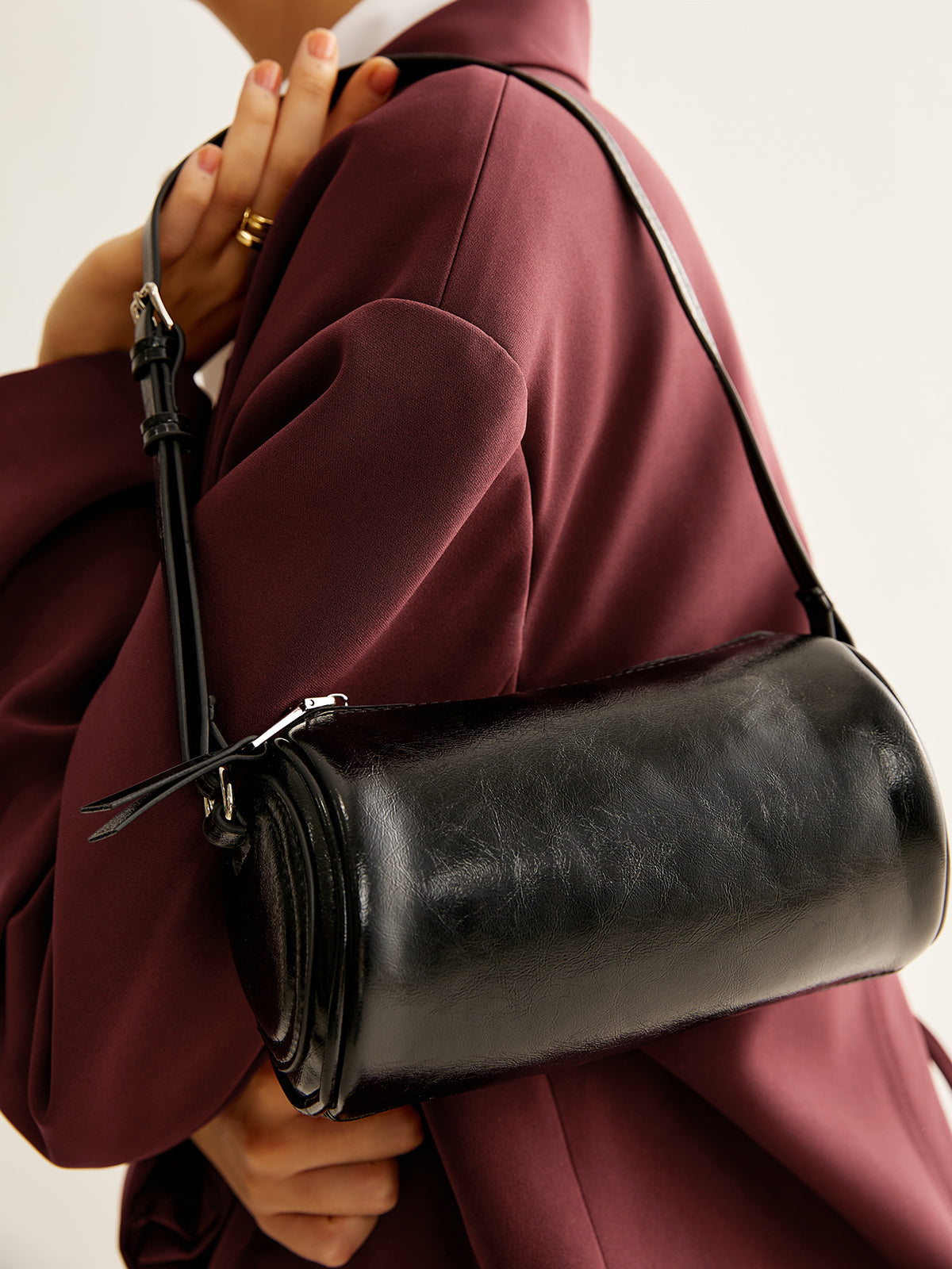 Silindirik Fermuarlı Bowling Omuz Çantası Siyah