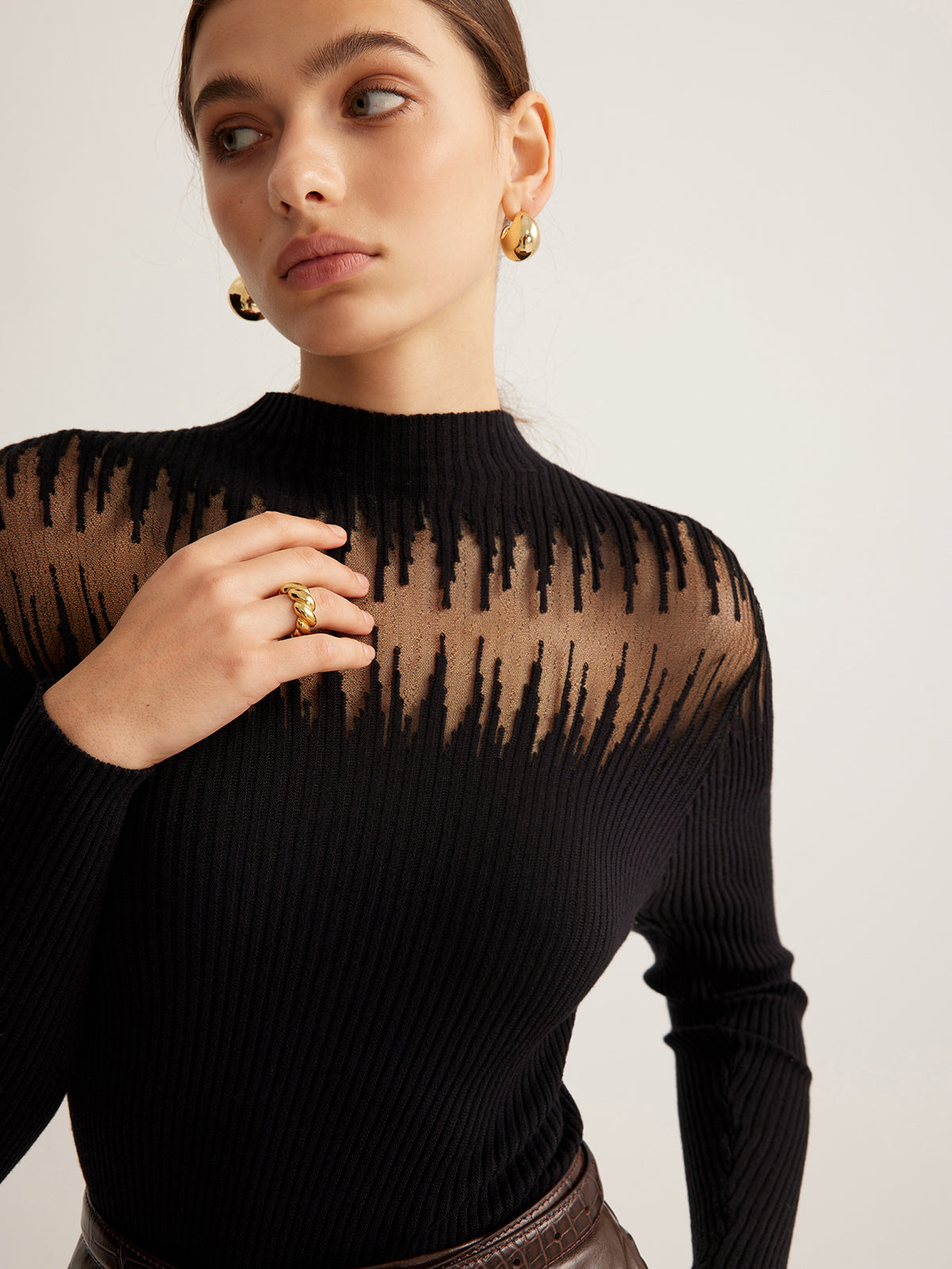 Mock Yaka Şeffaf Paneled Triko Üst