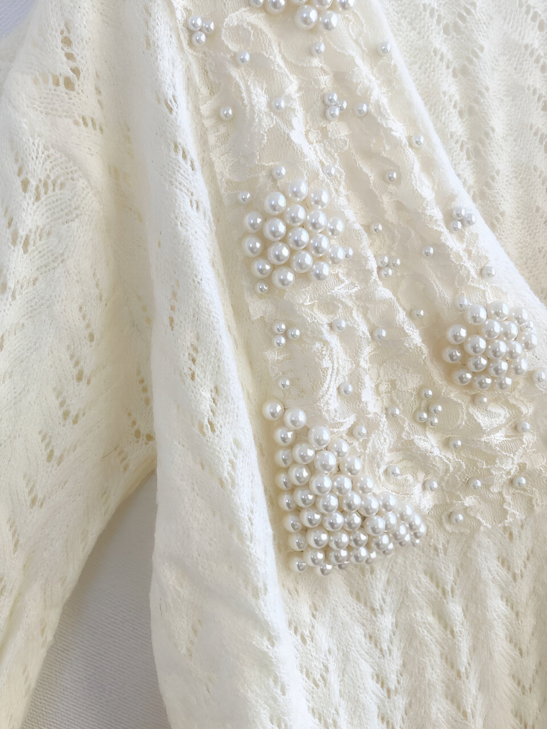 Romantik Boncuklu Düğmeli Hırka Ekru Regular Fit