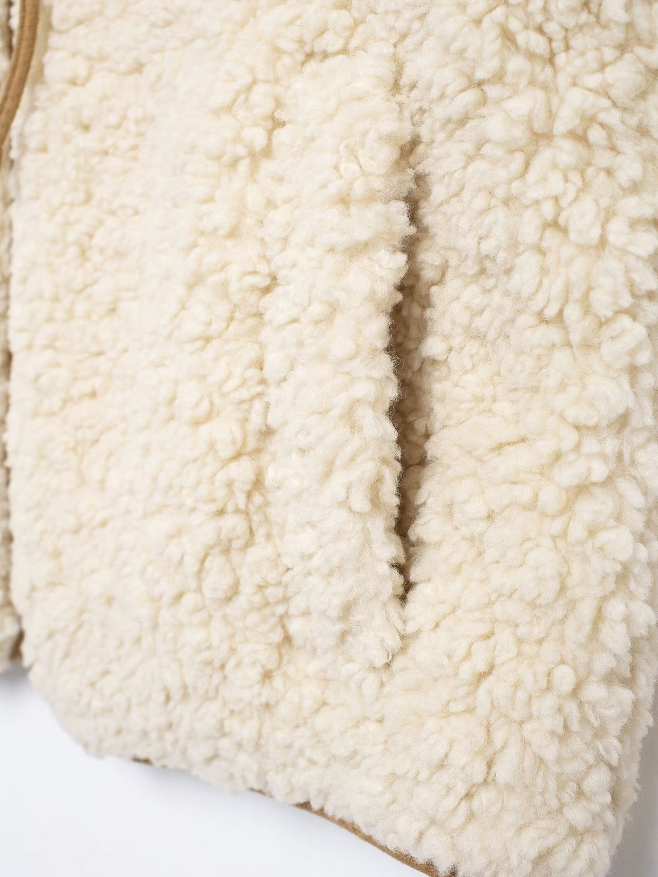 Askılı Polar Yelek Beyaz Cepli