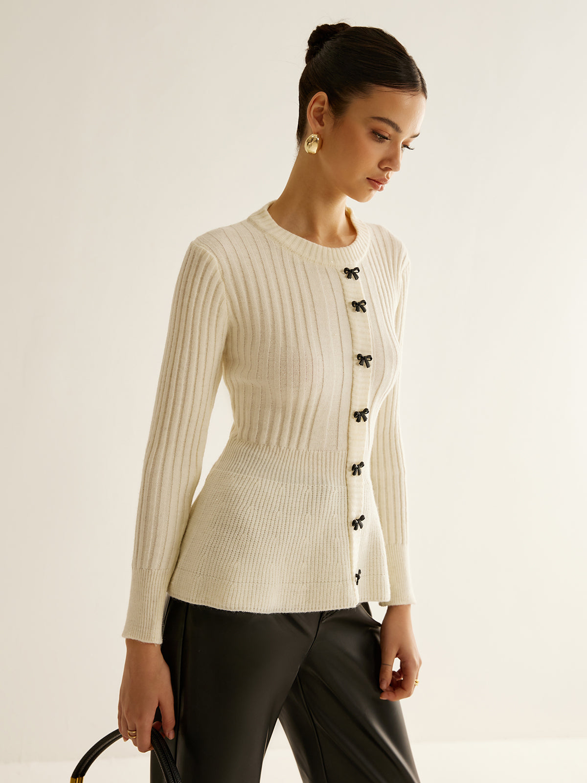 Fiyonklu Düğmeli Örgü Üst Beyaz Uzun Kollu