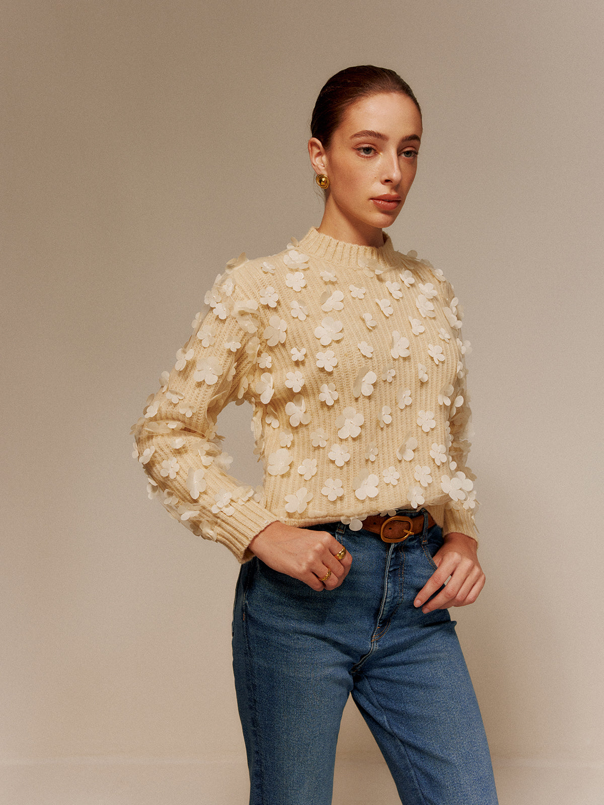 Çiçekli Kısa Kazak Ekru Şeffaf Detaylı Uzun Kollu