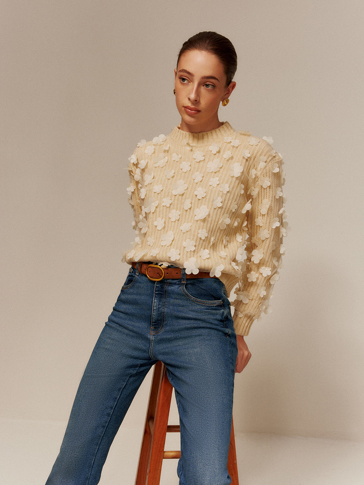 Çiçekli Kısa Kazak Ekru Şeffaf Detaylı Uzun Kollu