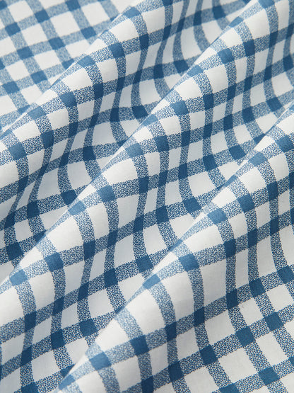 Şık Ekoseli Elbise ile Zarif Dantel Paneller