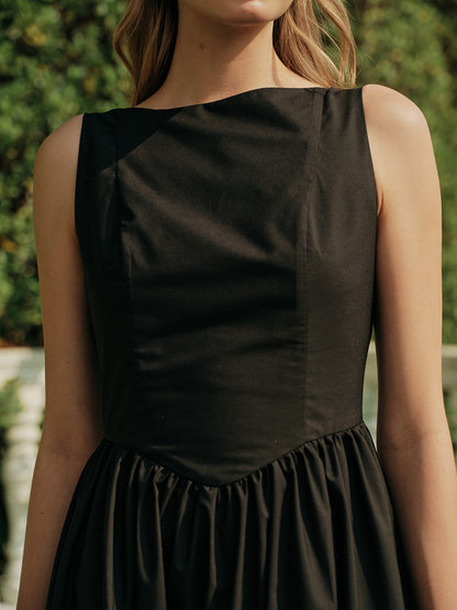 Şık Kolsuz Sırt Açık Plise Maxi Elbise