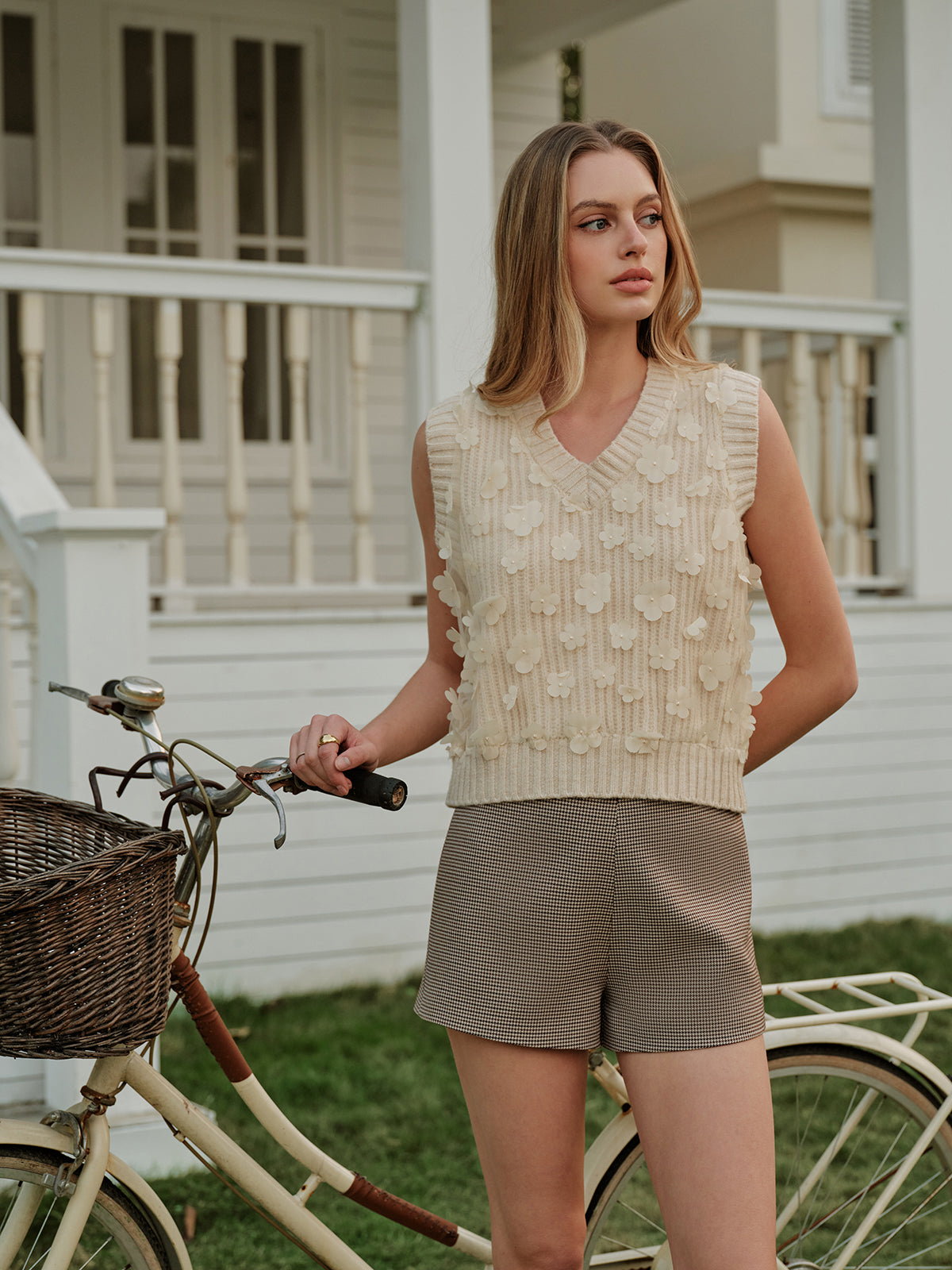 Şık Çiçek Desenli Örgü Süveter ile Zahmetsiz Şıklık