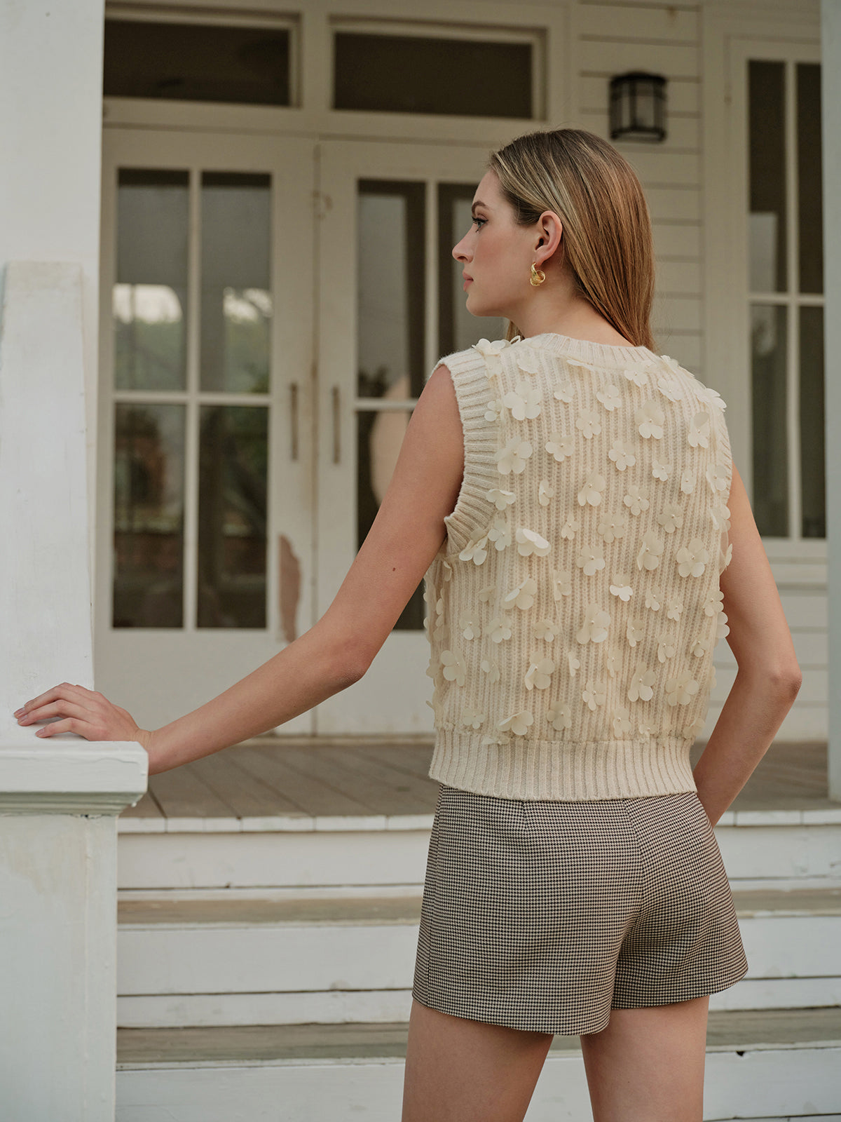 Şık Çiçek Desenli Örgü Süveter ile Zahmetsiz Şıklık