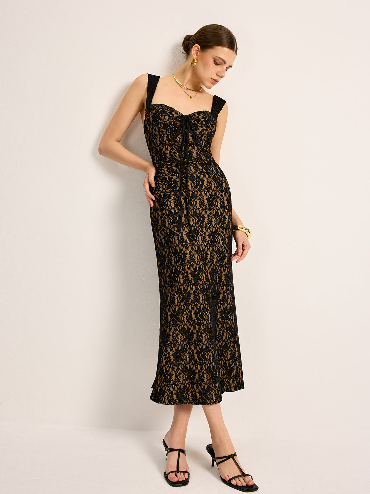 Şık Dantel Bağlamalı Askısız Abiye Elbise