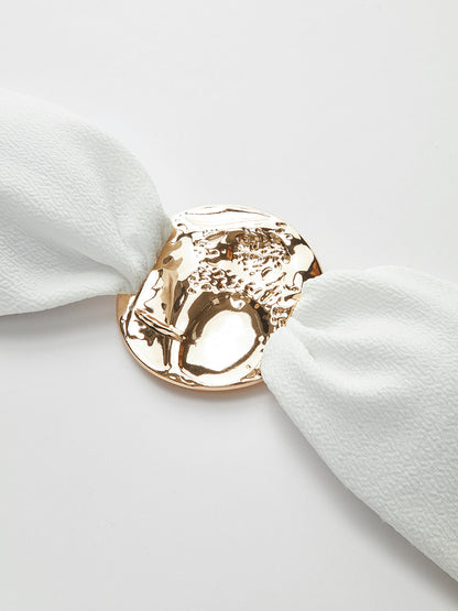 Şık Kapama ile Zarif Altın Detaylı Bikini