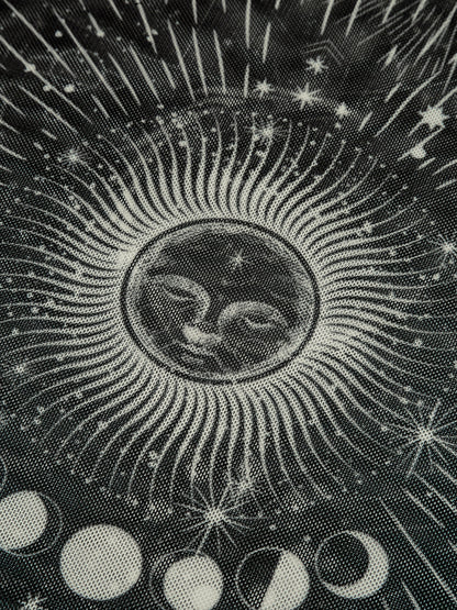 Gök Tasarım: Eşsiz Astroloji Baskılı Etek