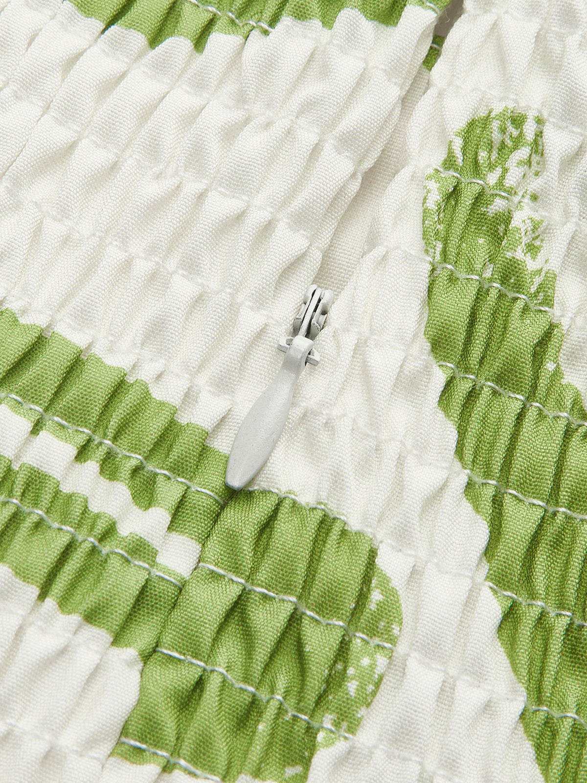 Şık Burgu Ön Sırasız Pliseli Elbise ile Zahmetsiz Zarafet