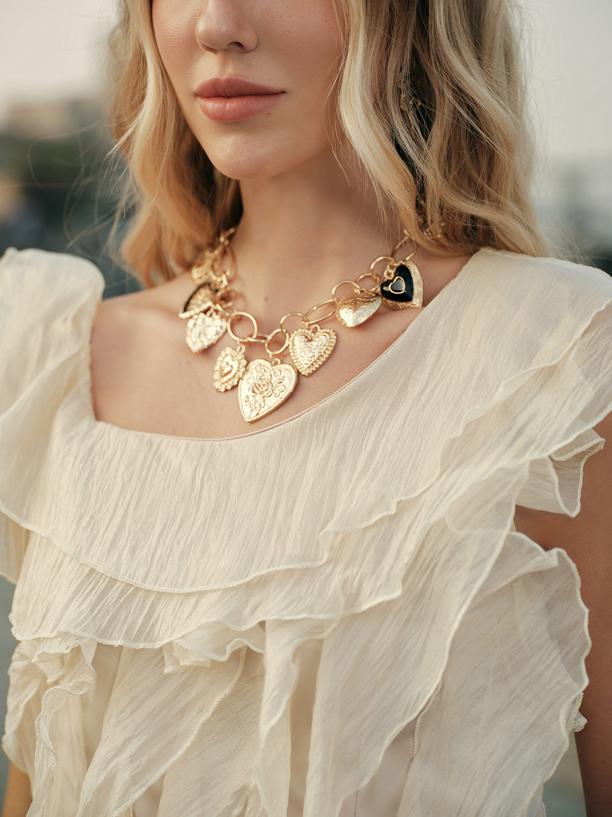 Tek Omuz Volanlı Şifon Bluz Kayısı Marul Kenar